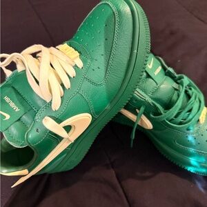 Nike Kids Sneakers in Green and Cream